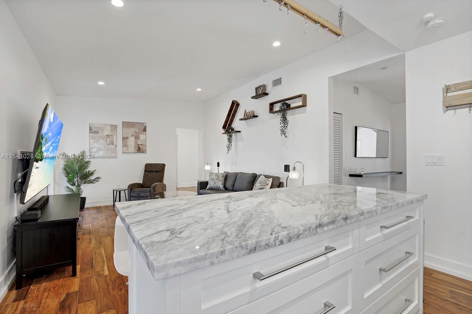CORAL VILLAS REV - Residential