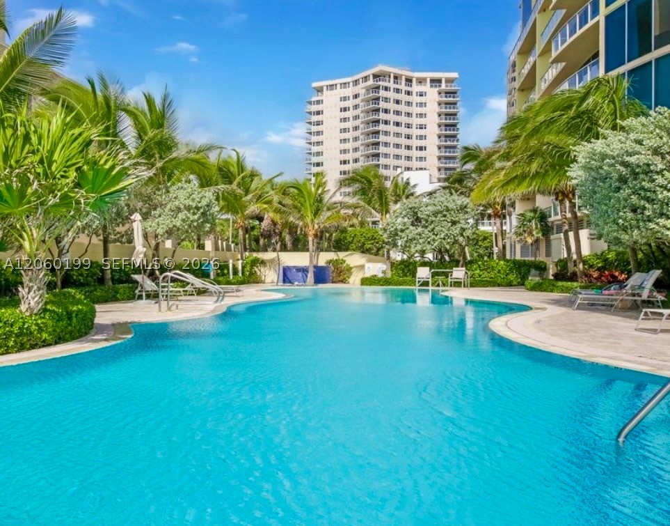 COCONUT GROVE RESIDENCES - Residential