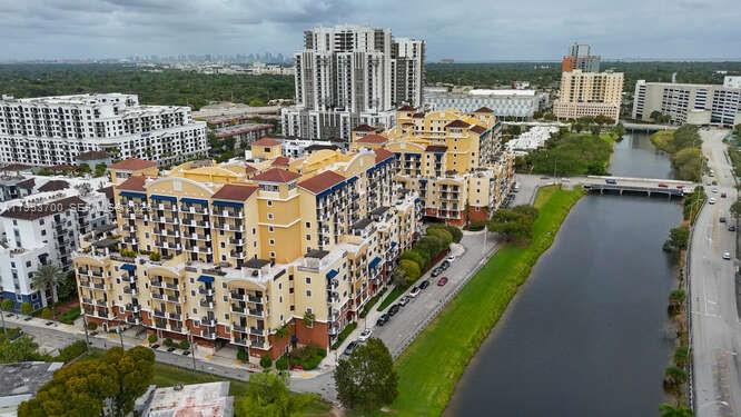 COLONNADE AT DADELAND SW - Residential