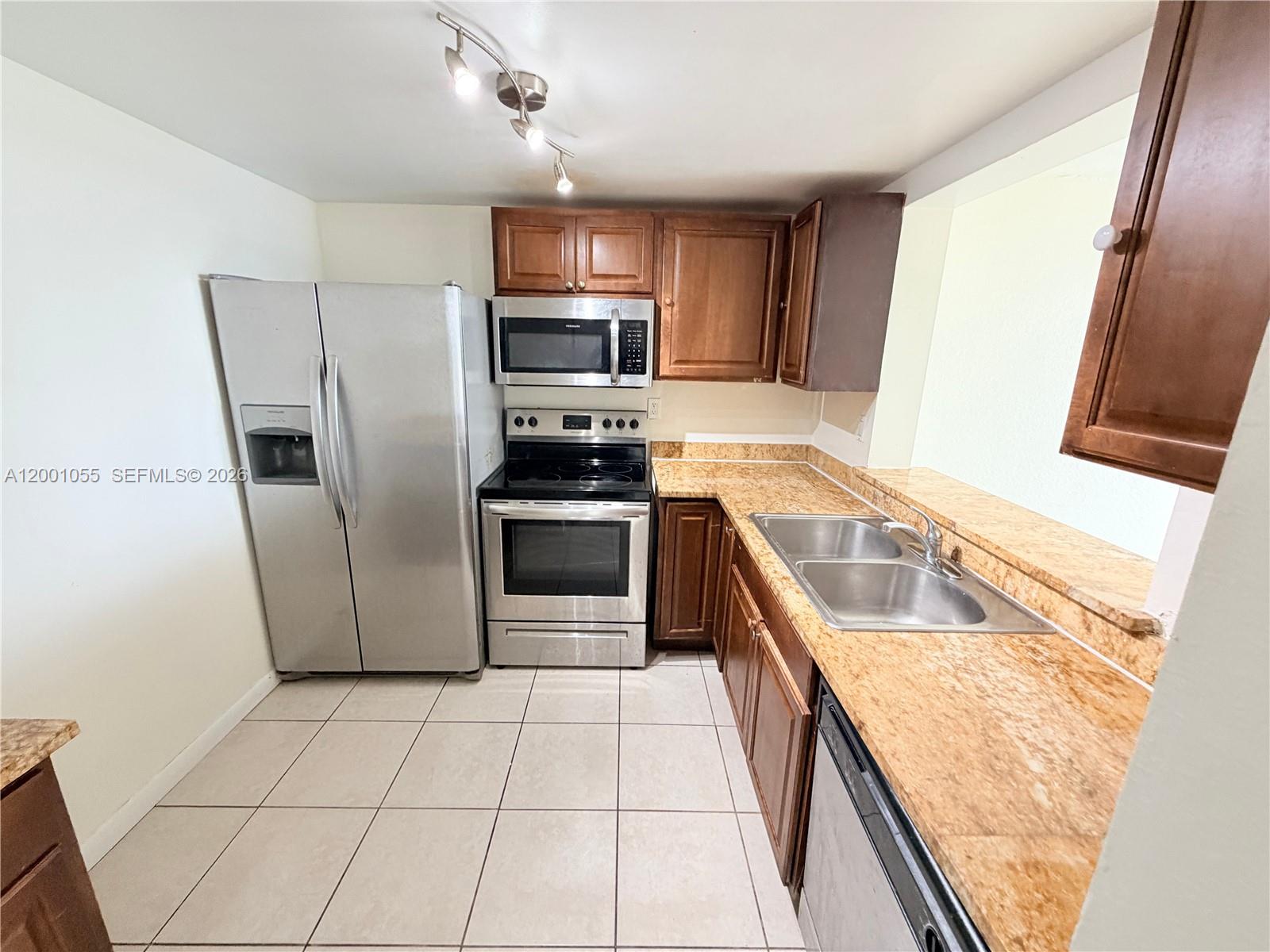 MONTECARLO CONDO - Residential