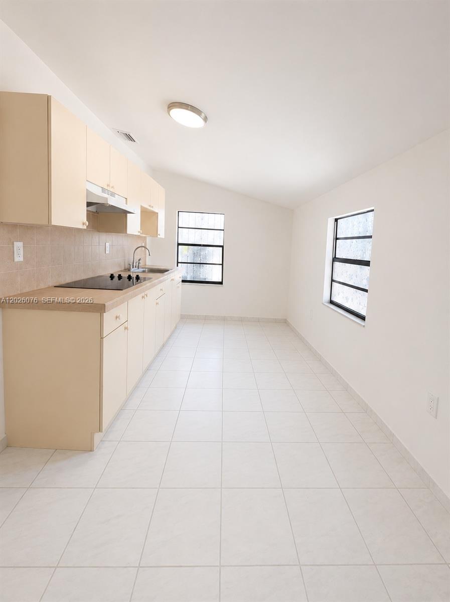 KINGS GARDENS SEC TWO - Residential Lease