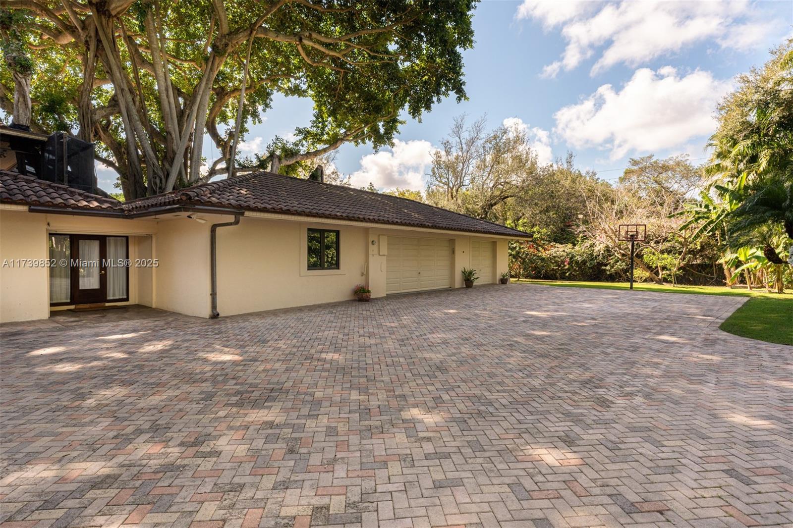 JOURNEYS END ESTATES - Residential