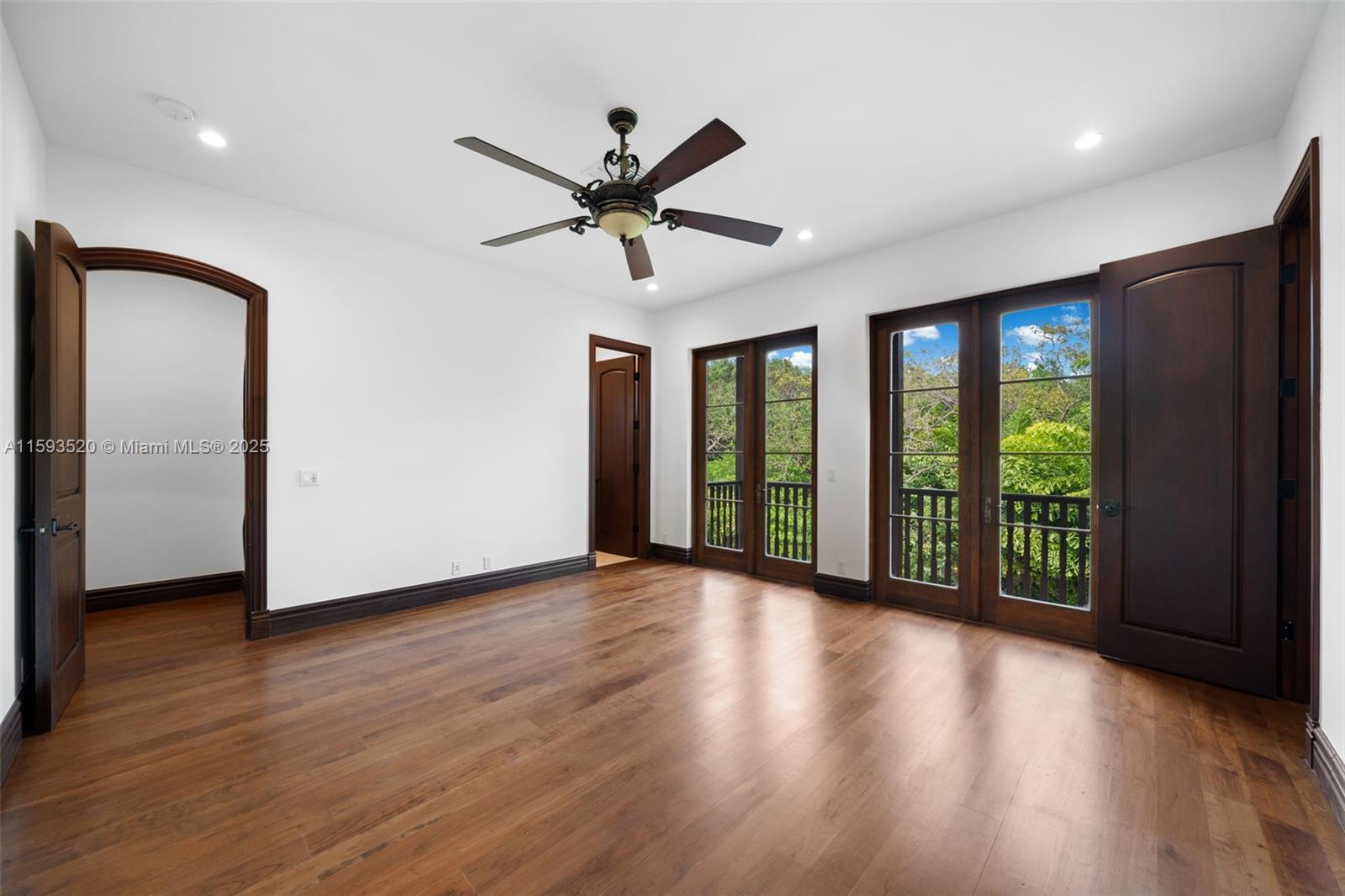 CUTLER ESTATES .345 AC - Residential
