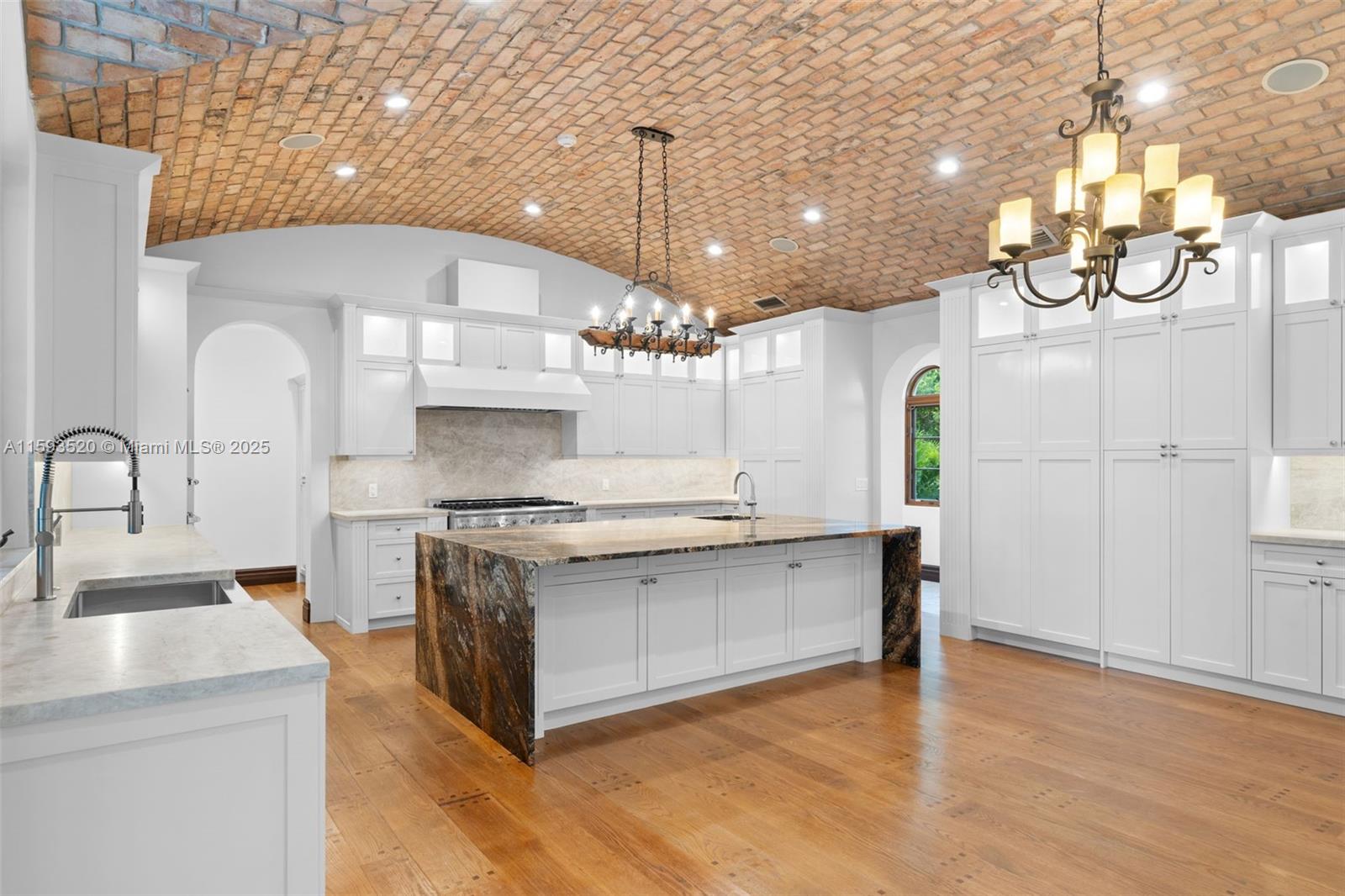 CUTLER ESTATES .345 AC - Residential