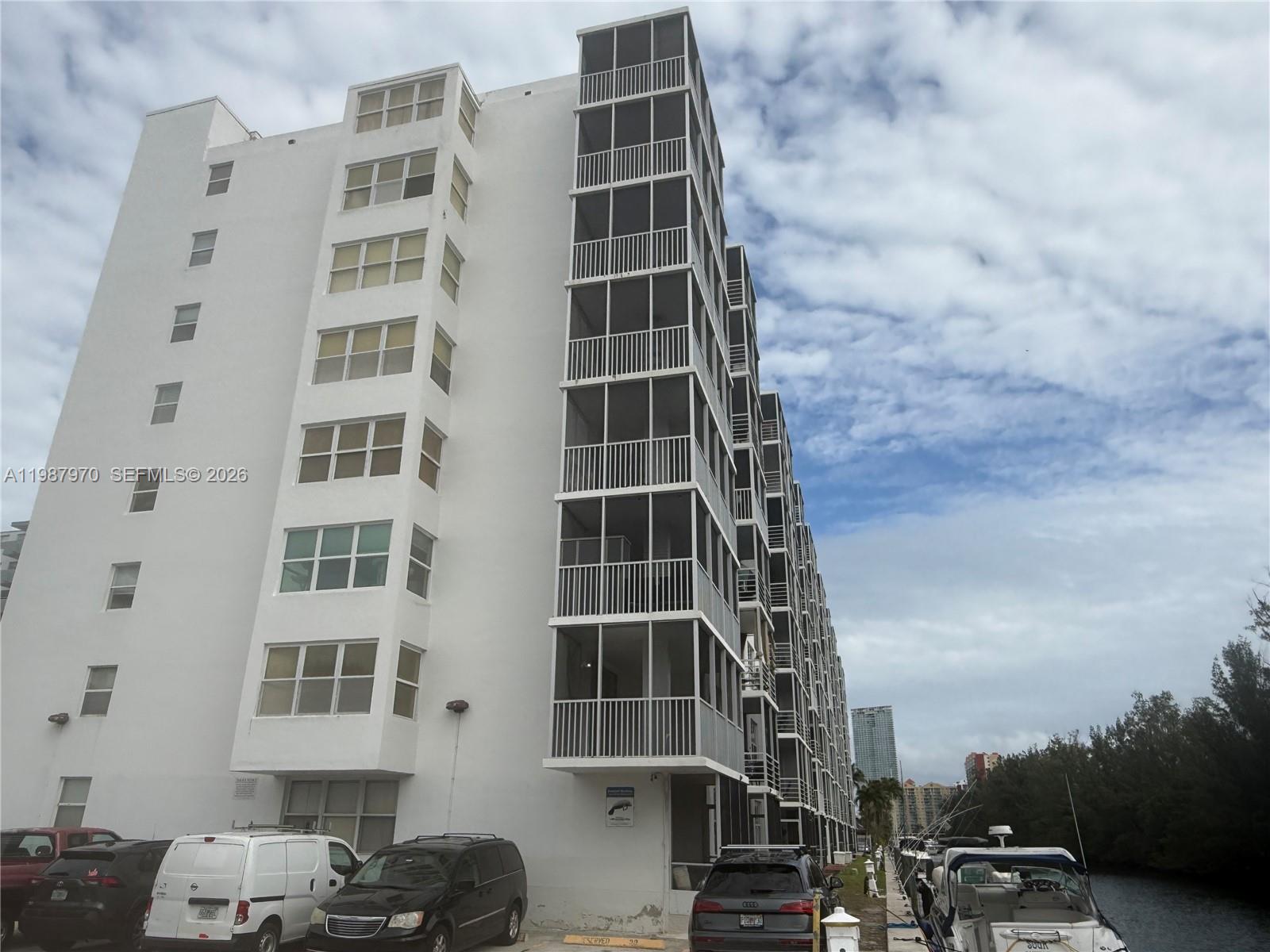 EASTERN SHORES WHITE HOUS - Residential