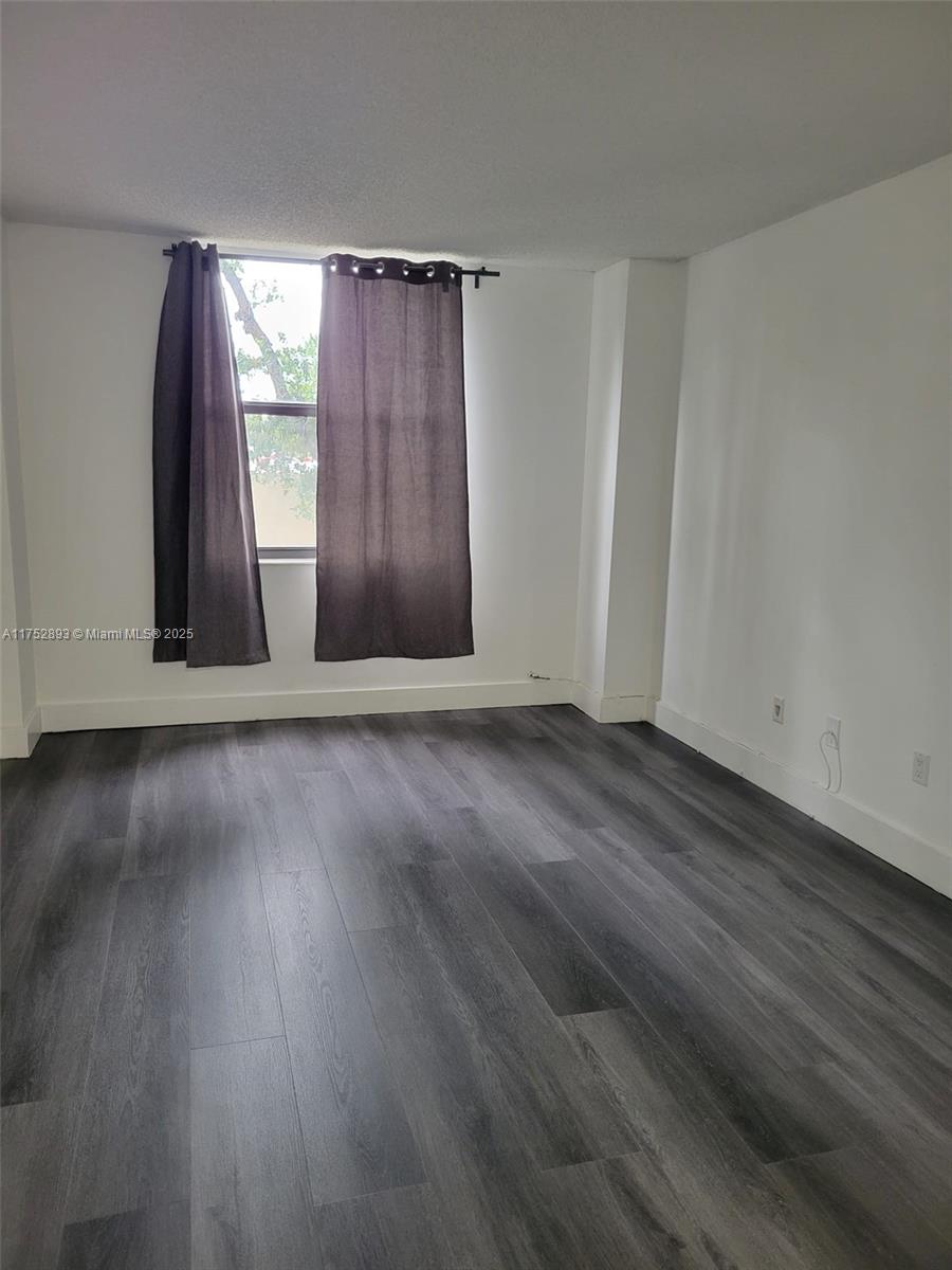 GREENWICH PH I CONDO - Residential