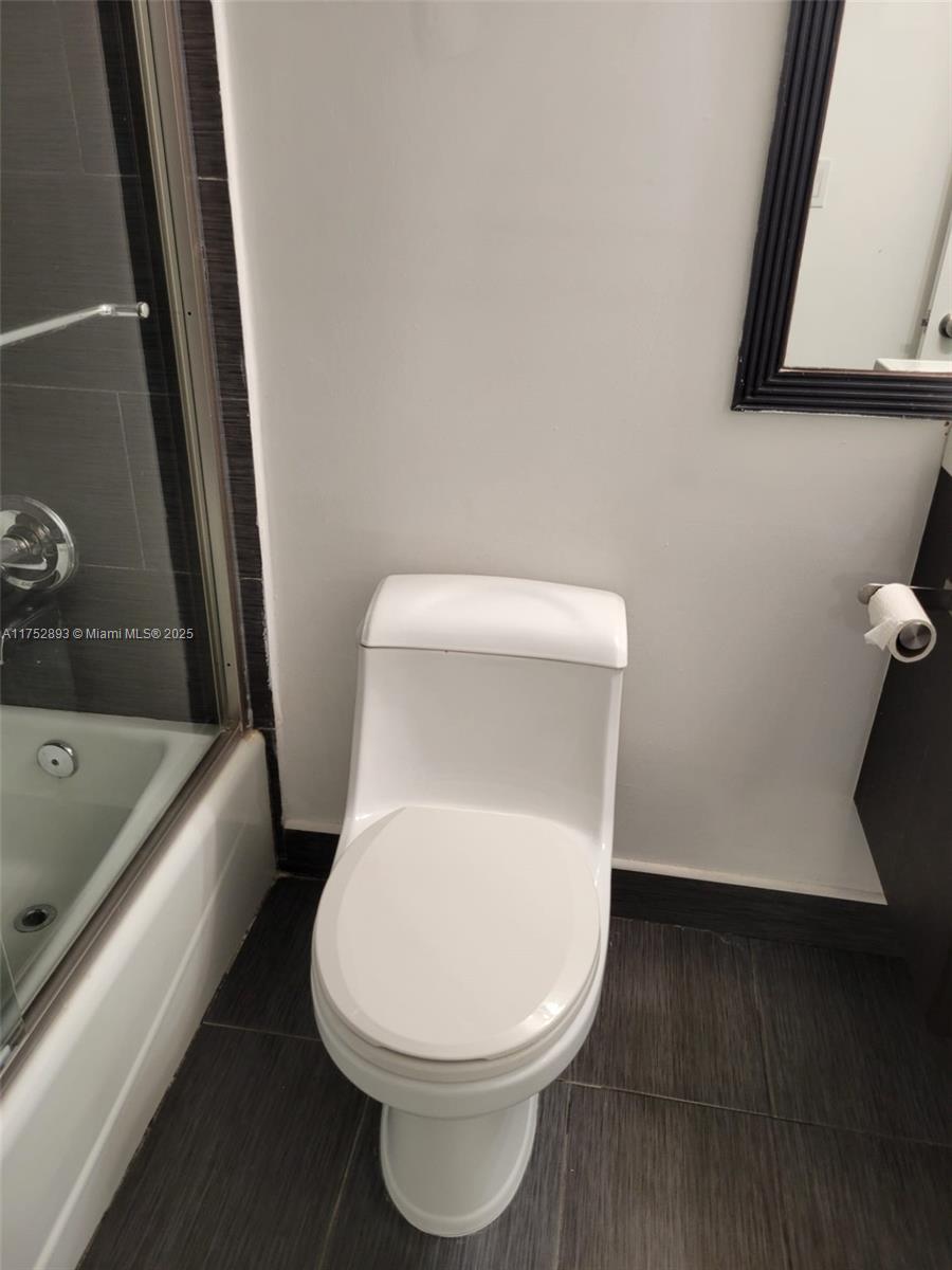 GREENWICH PH I CONDO - Residential