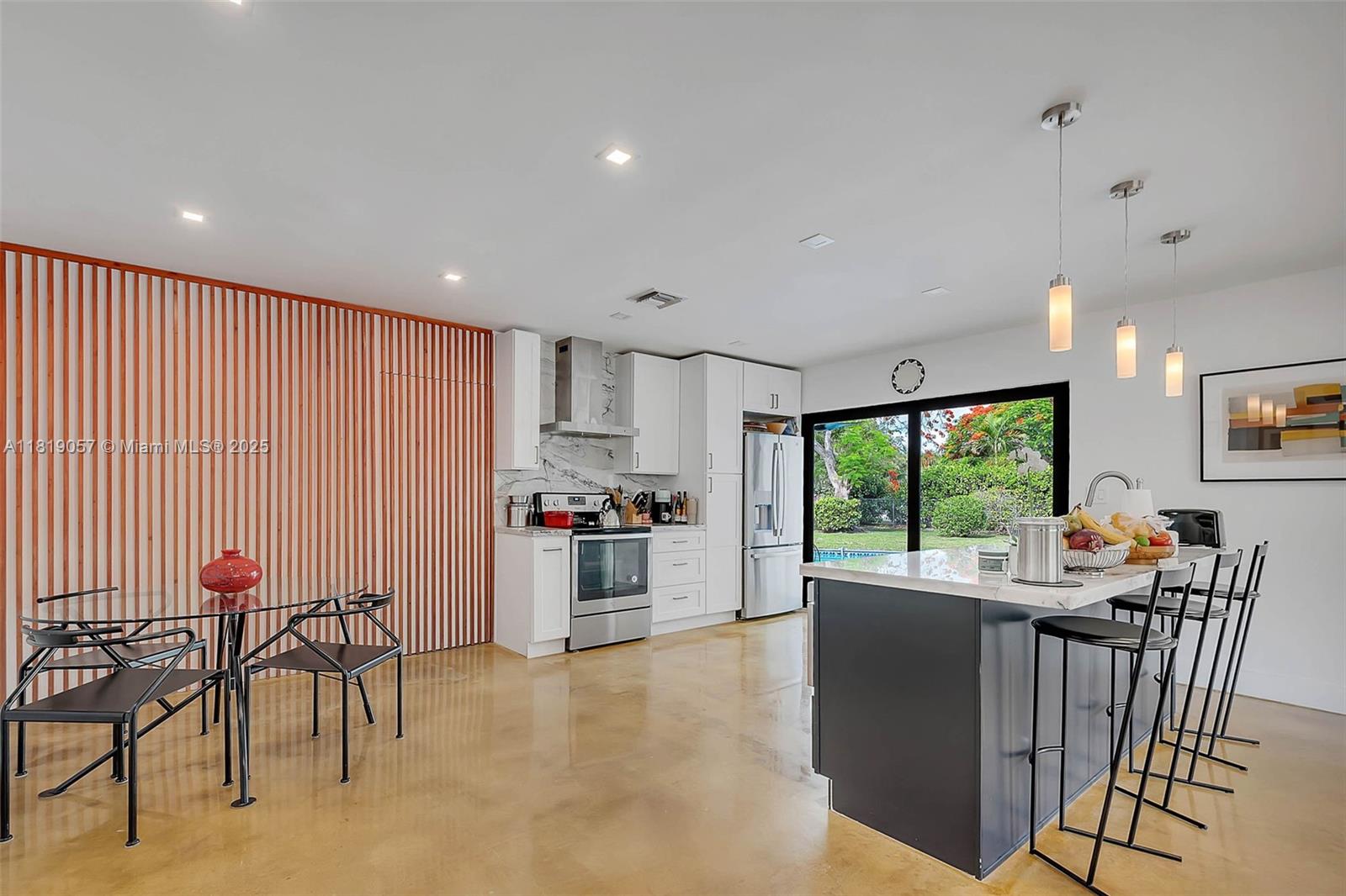 KINGS VIEW - Residential Lease