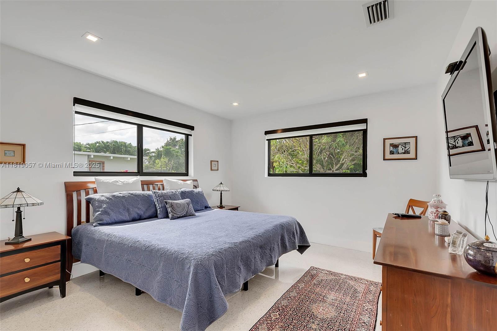 KINGS VIEW - Residential Lease