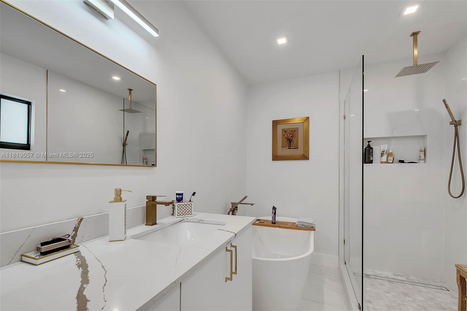 KINGS VIEW - Residential Lease