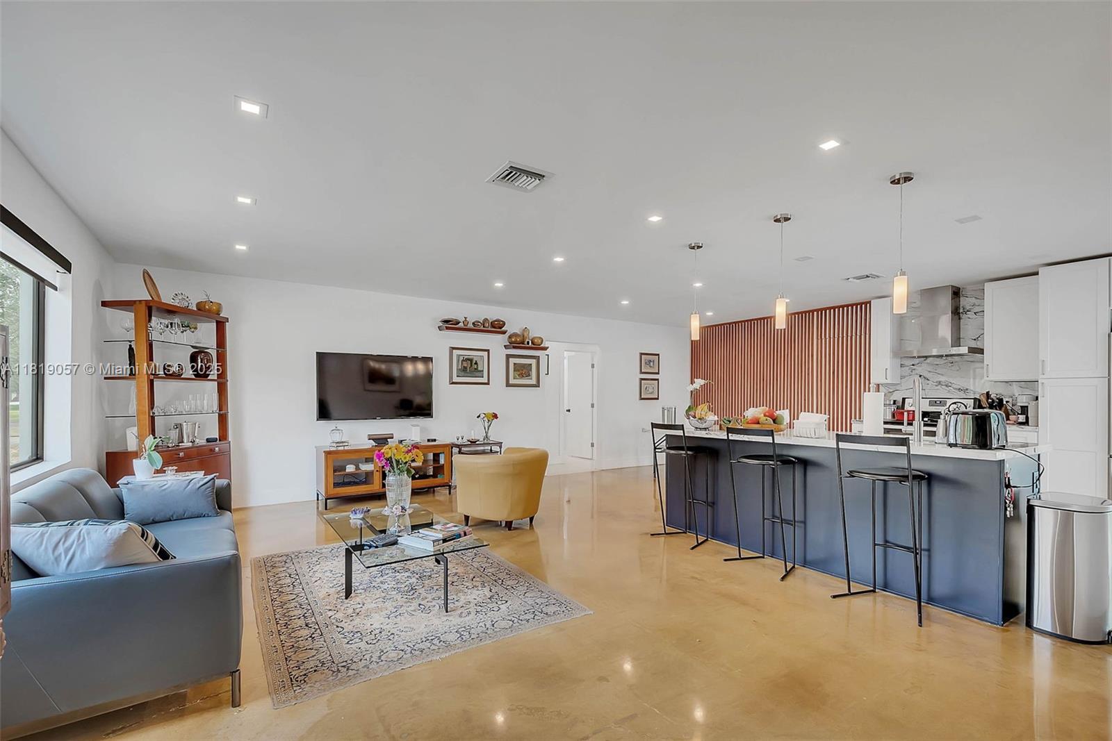 KINGS VIEW - Residential Lease