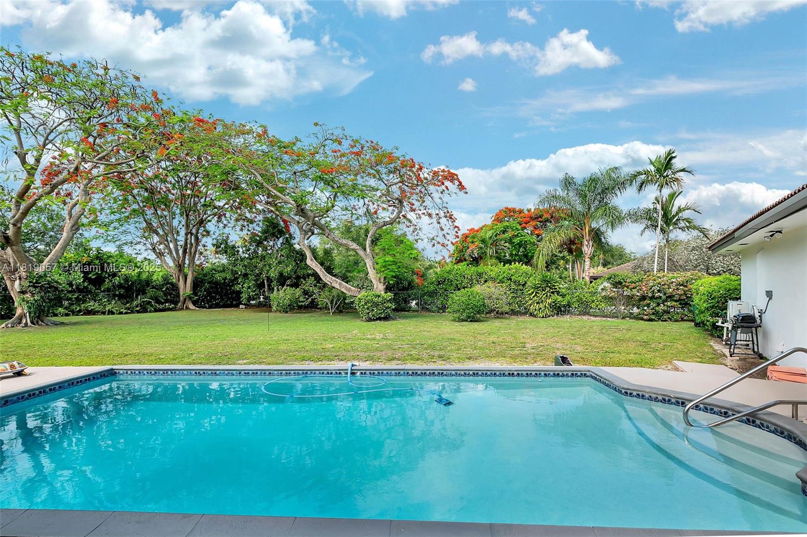 KINGS VIEW - Residential Lease