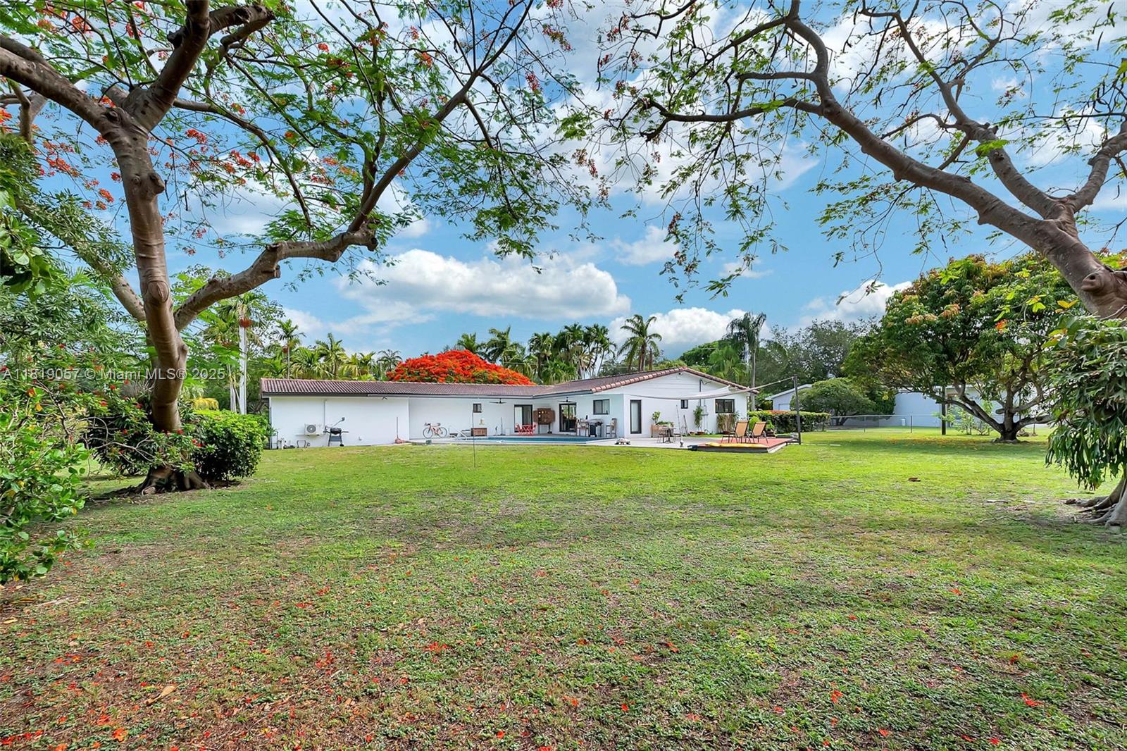 KINGS VIEW - Residential Lease