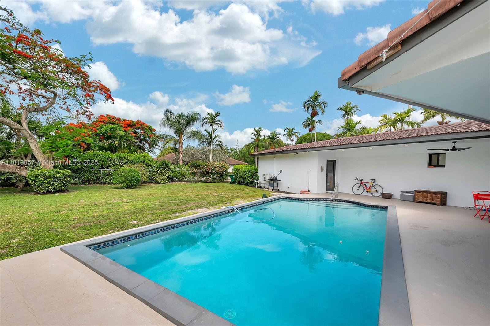 KINGS VIEW - Residential Lease