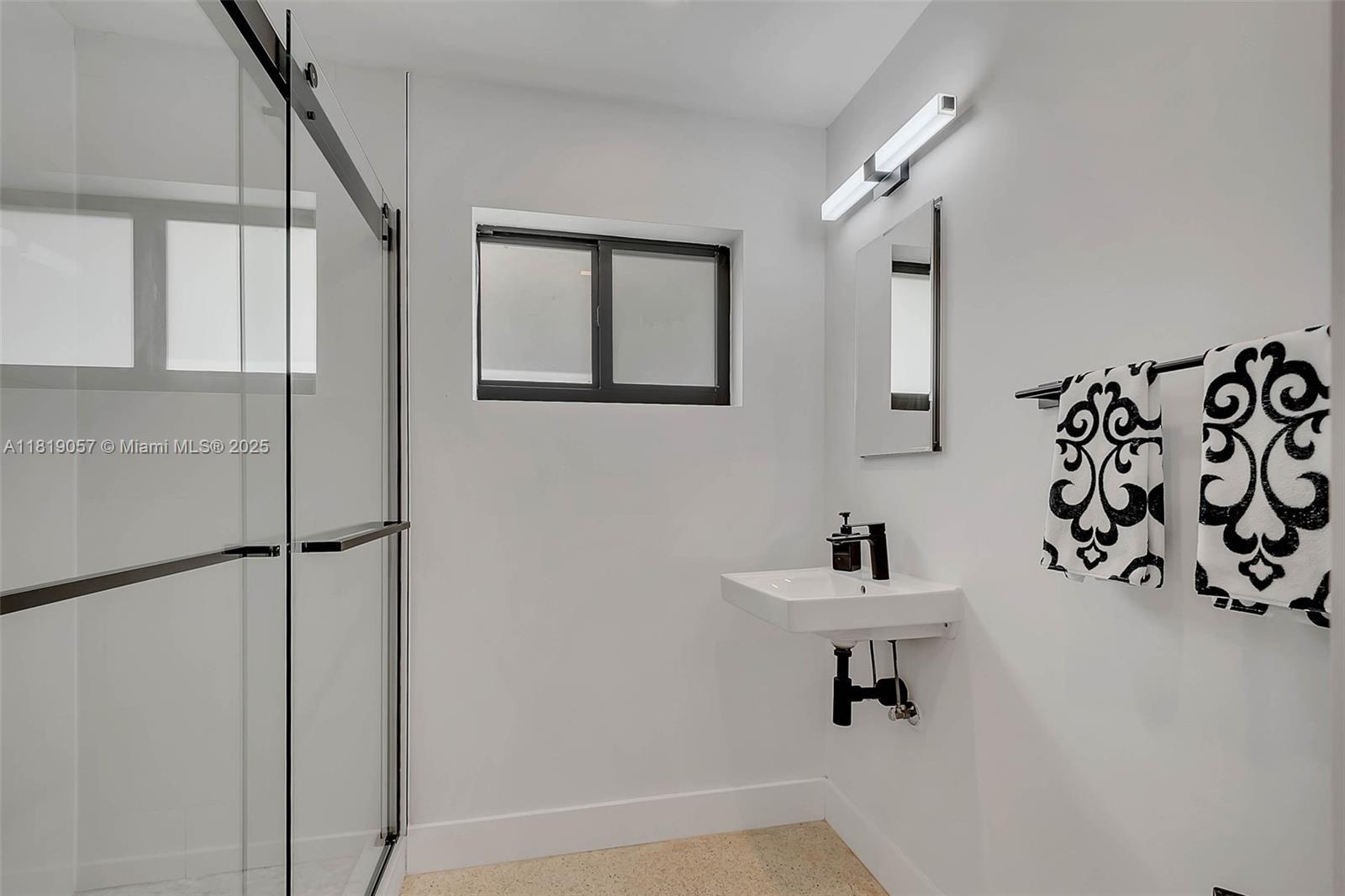 KINGS VIEW - Residential Lease