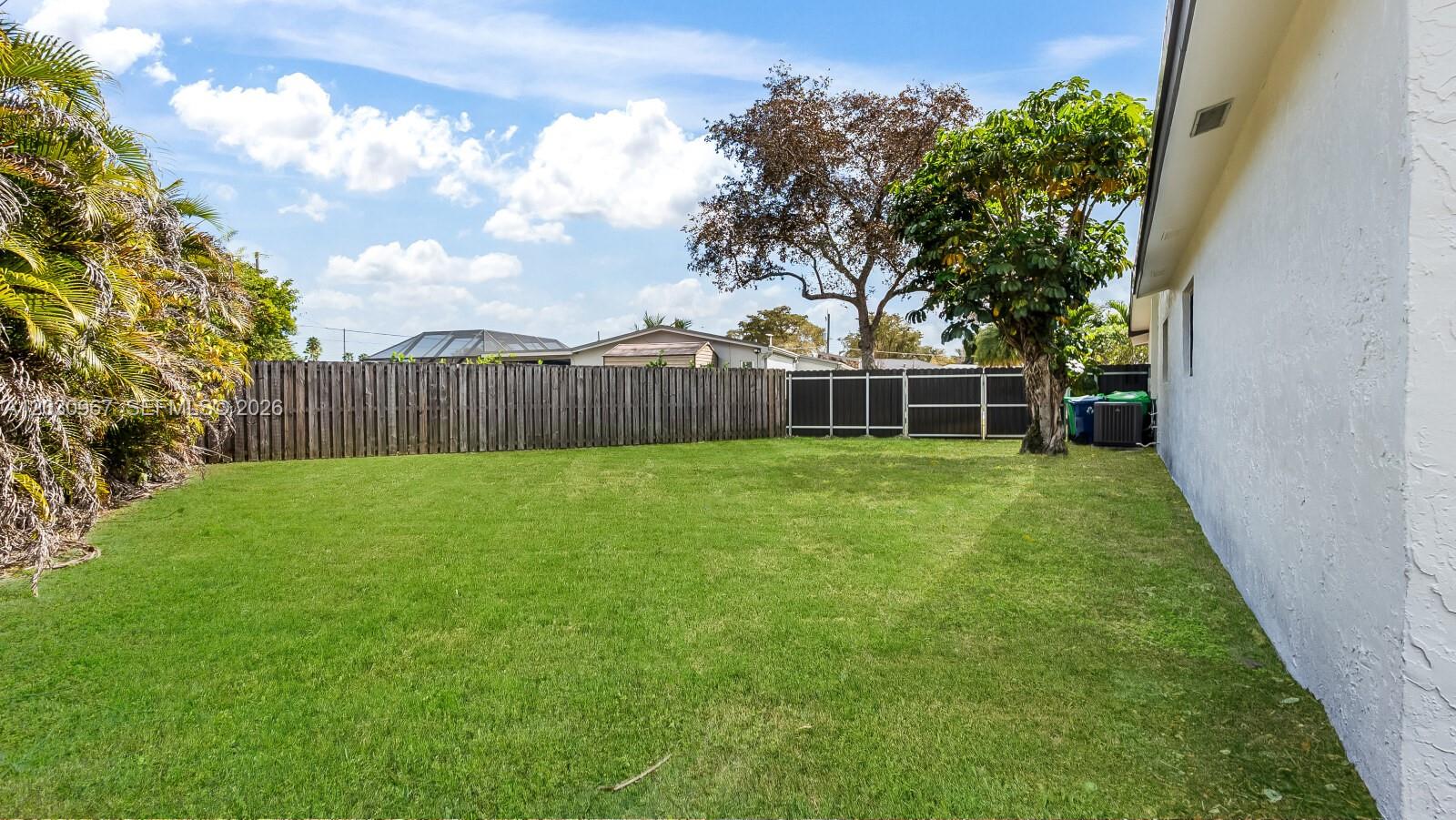 SUNRISE GOLF VILLAGE SEC - Residential Lease