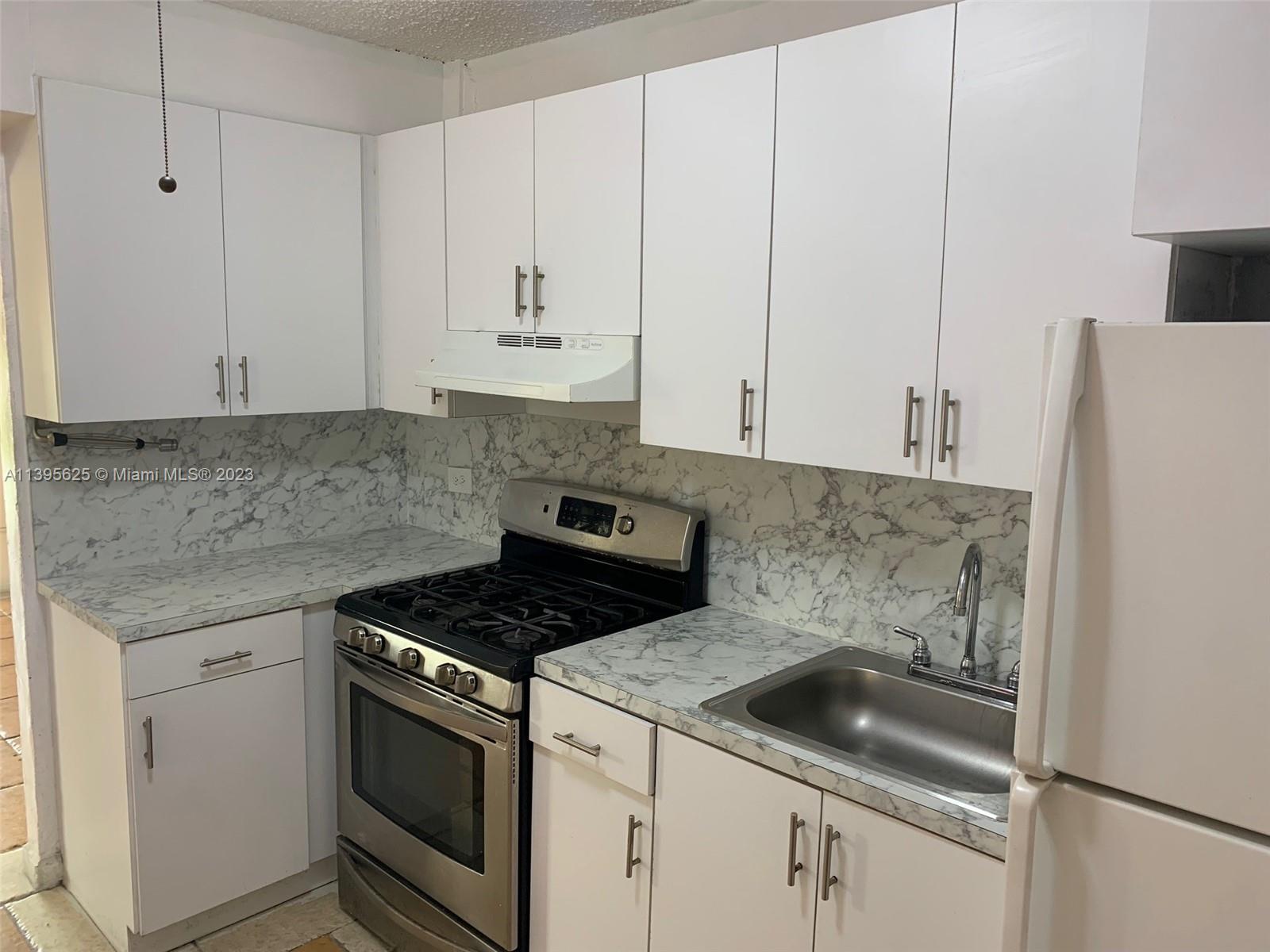 SUN-TAN VILLAGE SEC 4 - Residential Lease