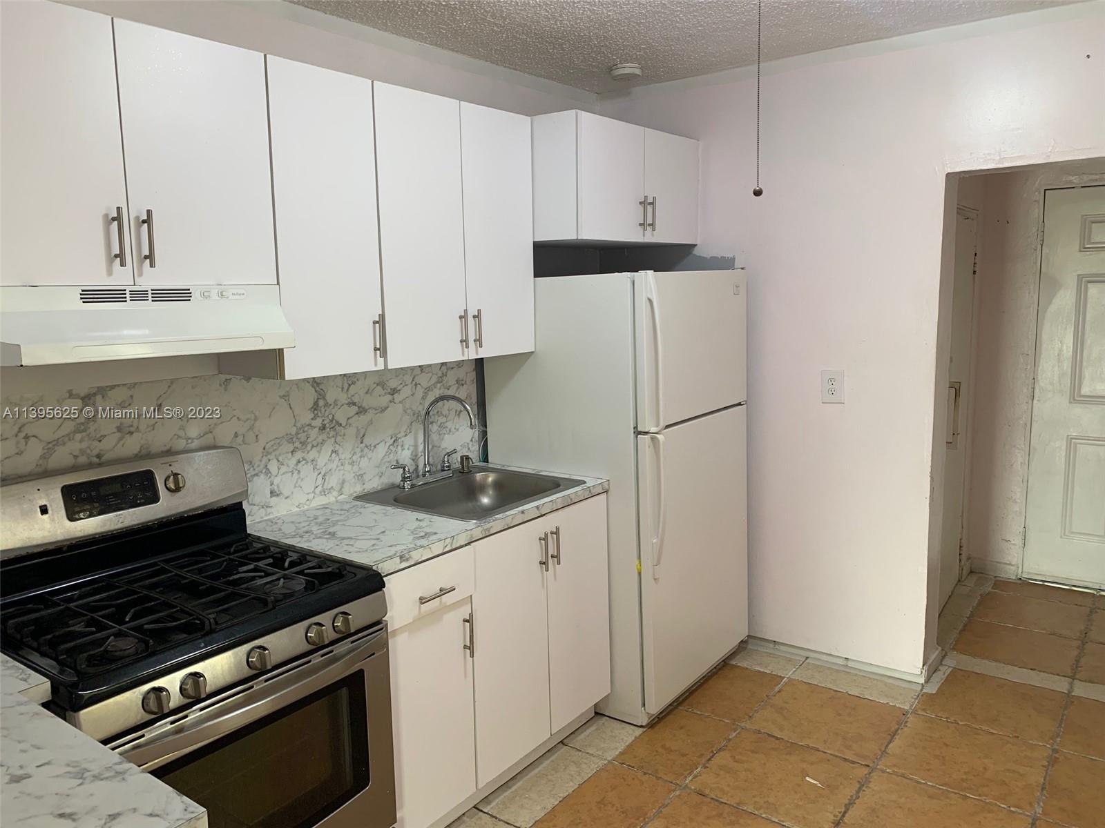 SUN-TAN VILLAGE SEC 4 - Residential Lease