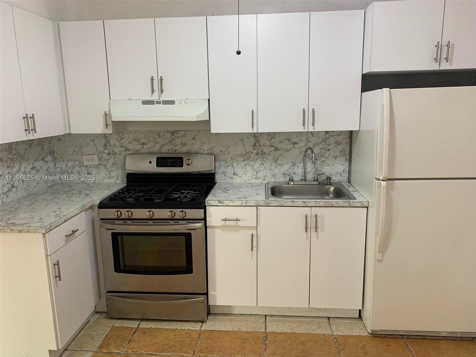 SUN-TAN VILLAGE SEC 4 - Residential Lease