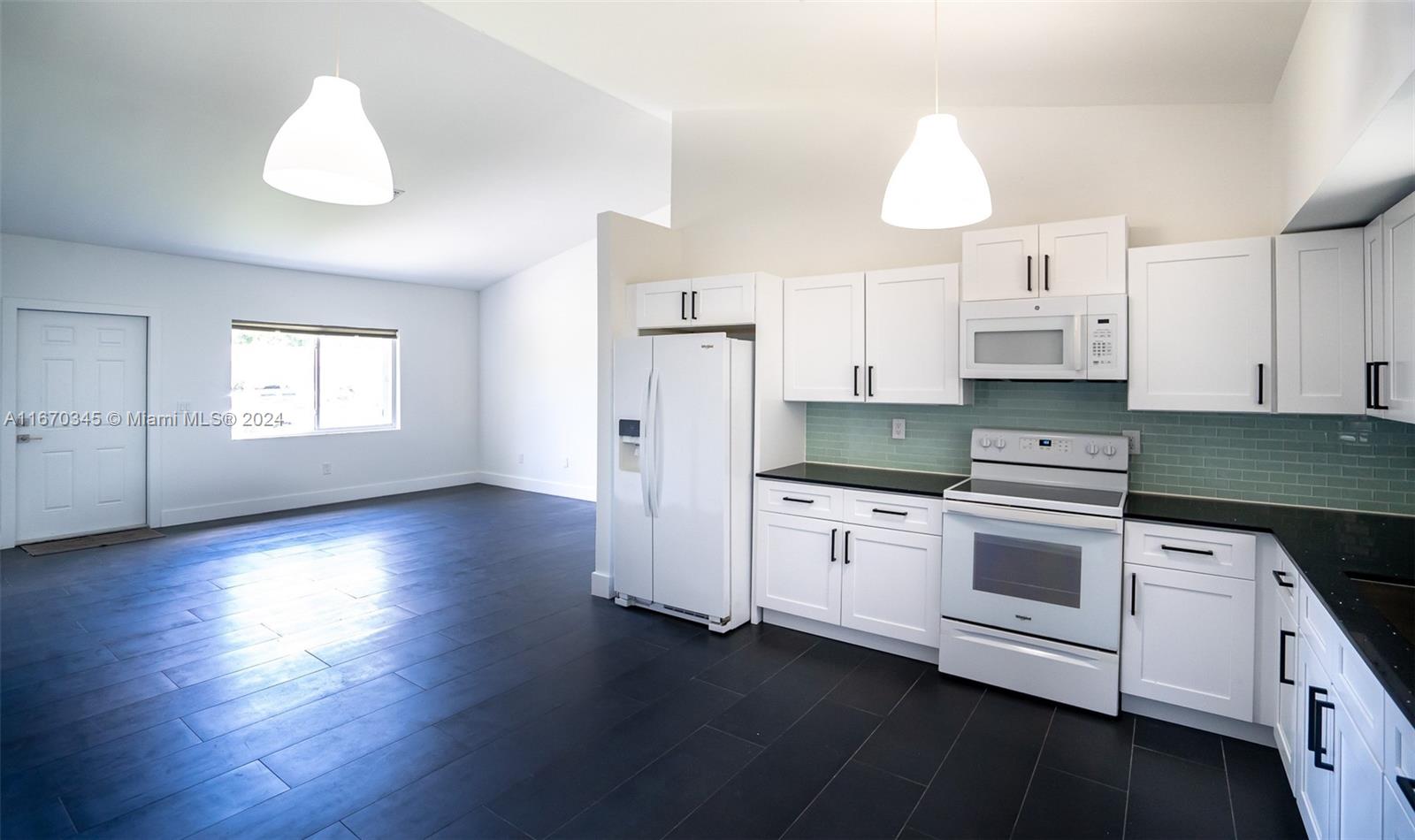 DRIFTWOOD ESTATES NO 2 - Residential Lease