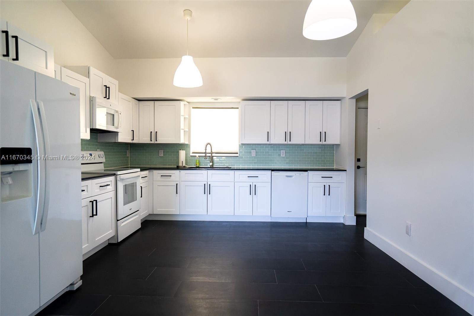 DRIFTWOOD ESTATES NO 2 - Residential Lease