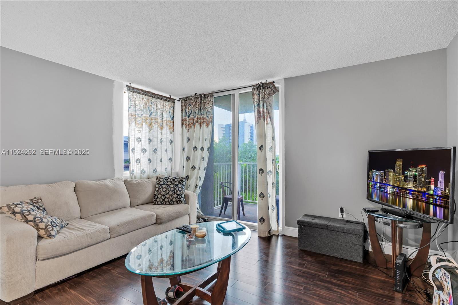MADISON DOWNTOWN CONDO - Residential