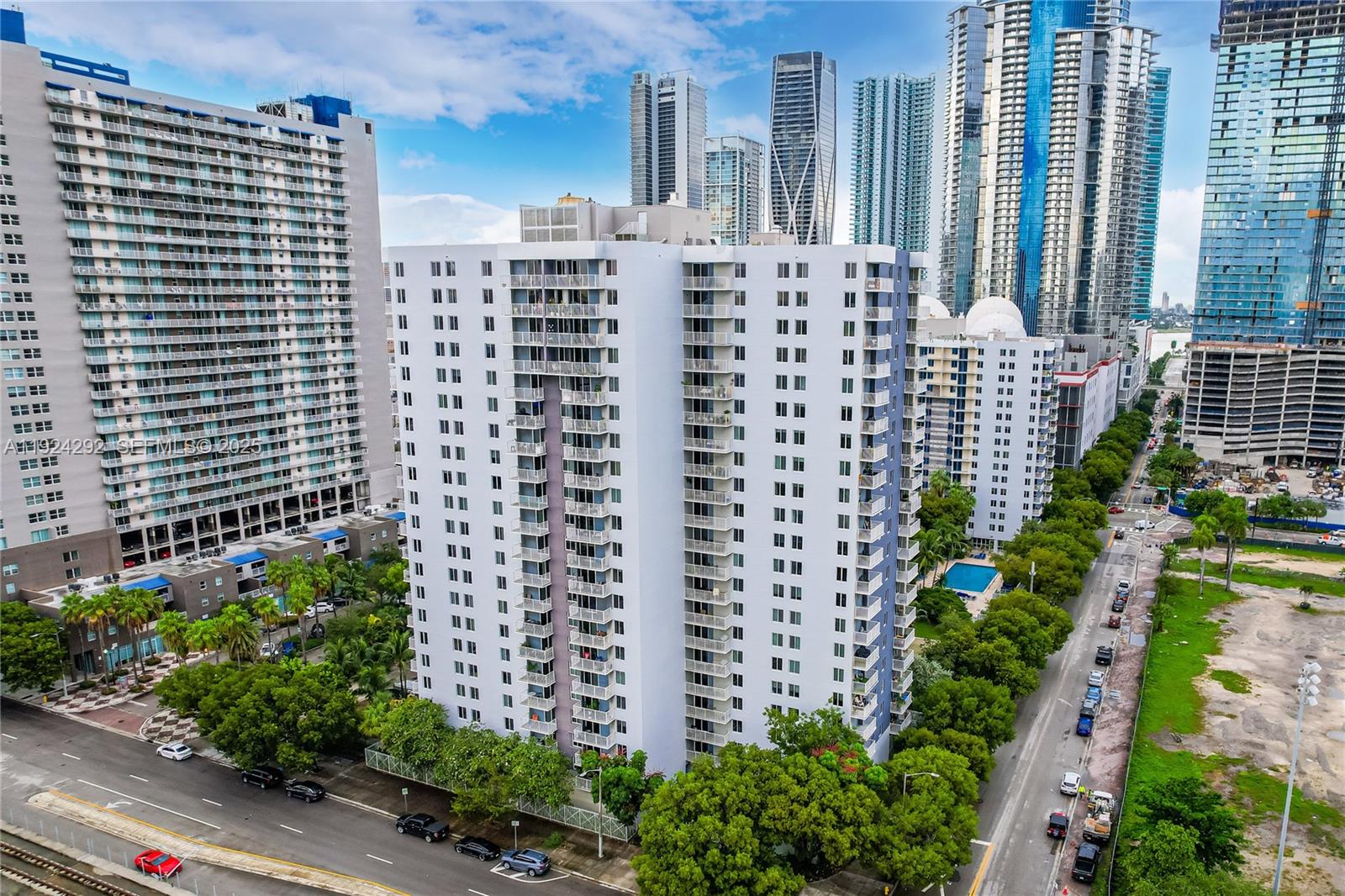 MADISON DOWNTOWN CONDO - Residential