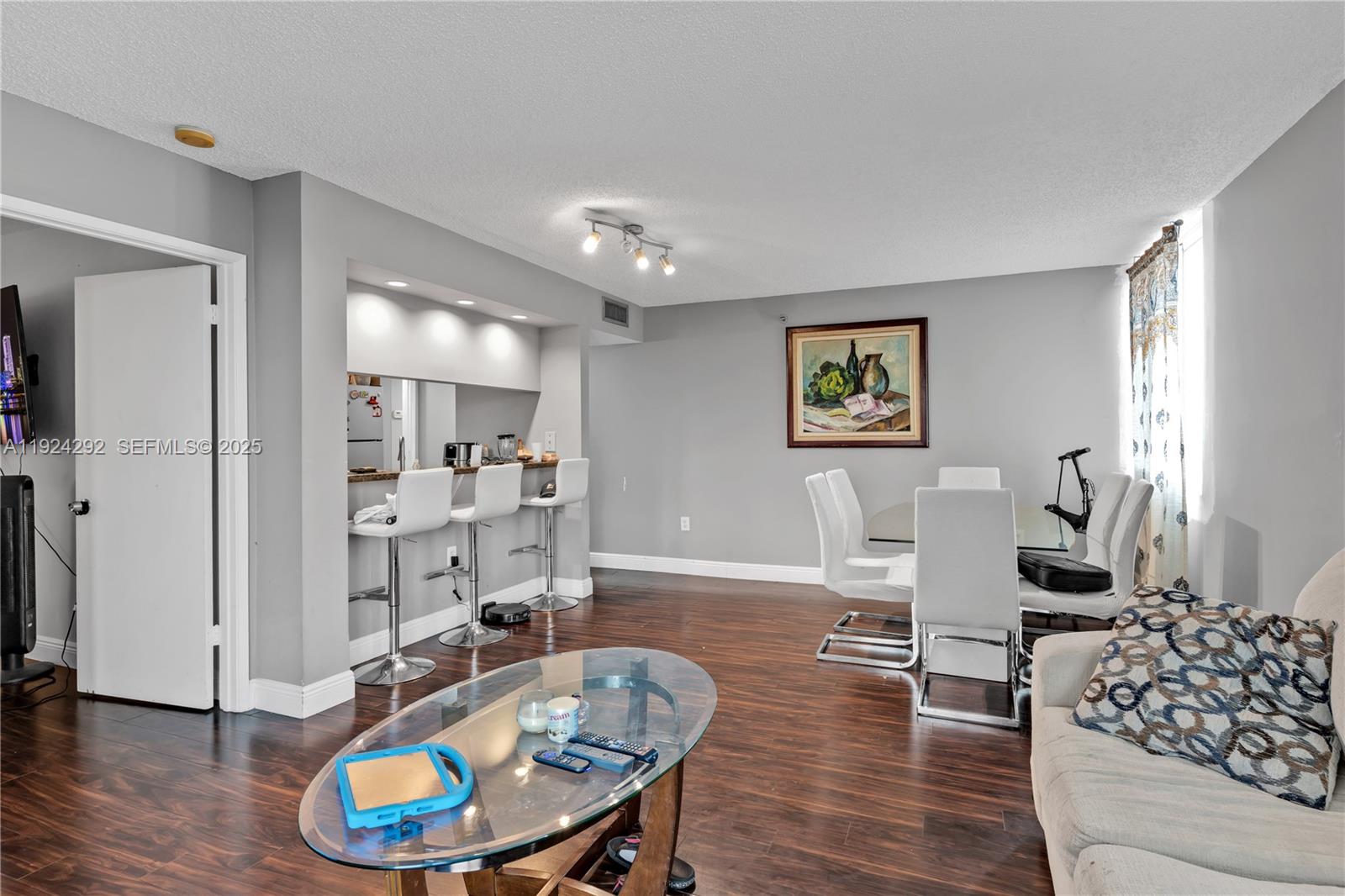 MADISON DOWNTOWN CONDO - Residential
