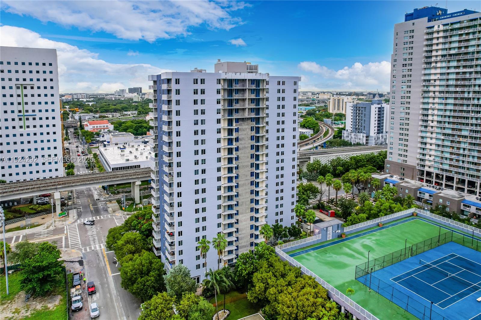 MADISON DOWNTOWN CONDO - Residential