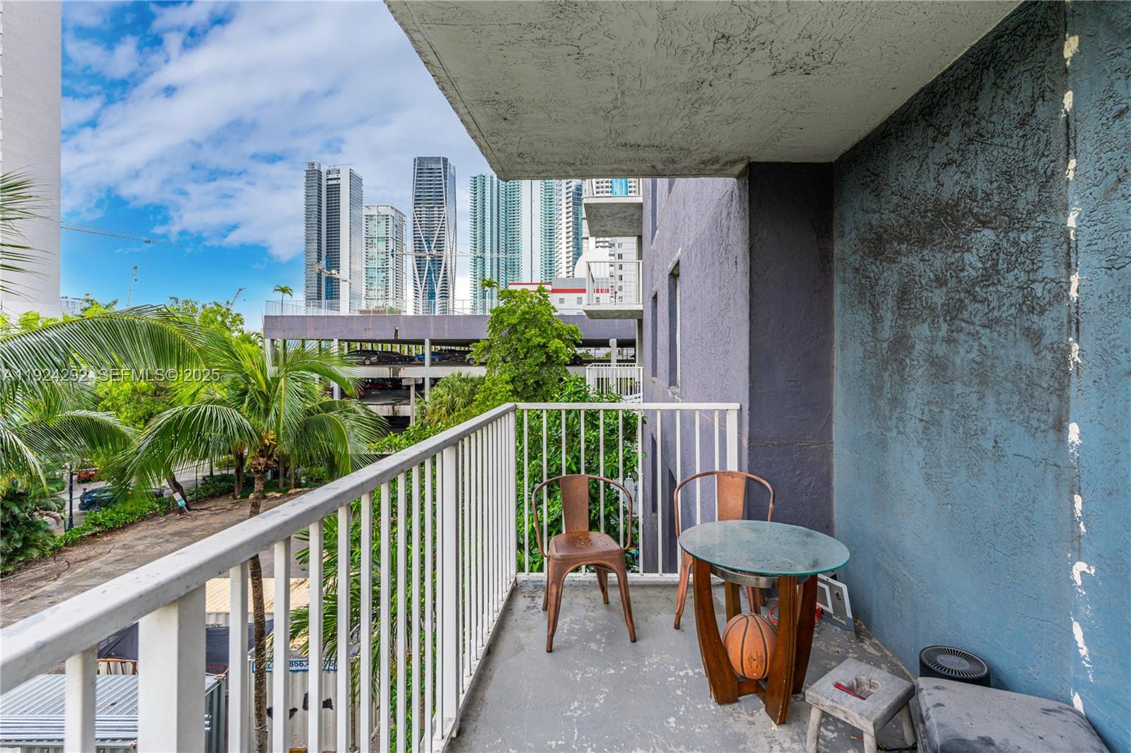 MADISON DOWNTOWN CONDO - Residential