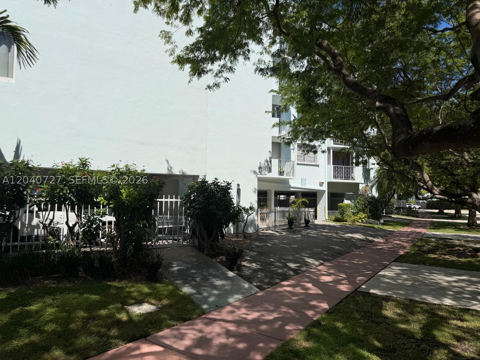 LISETTE CONDO - Residential
