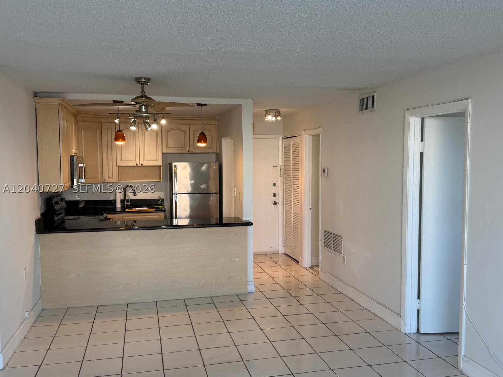 LISETTE CONDO - Residential