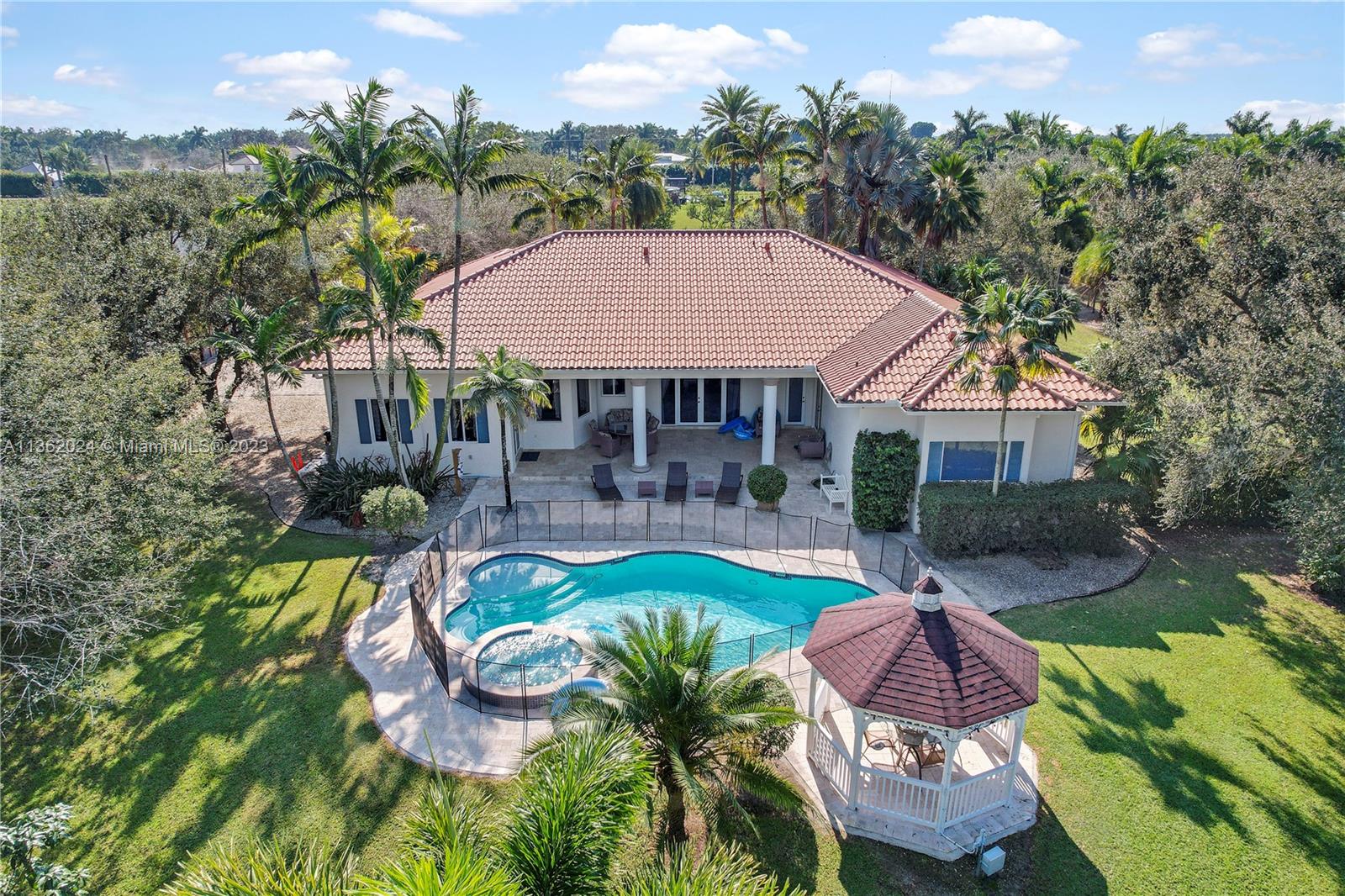 REDLAND VRBO AND EVENT - Residential