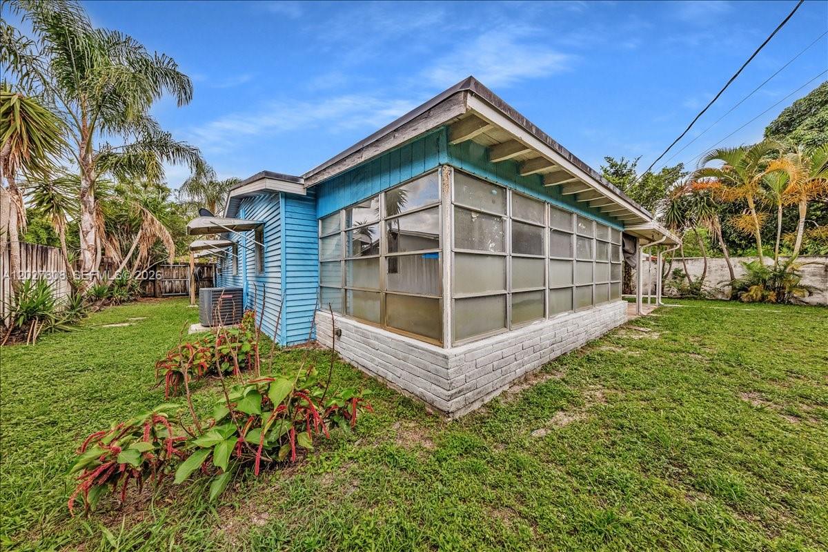 DRIFTWOOD PLAZA - Residential