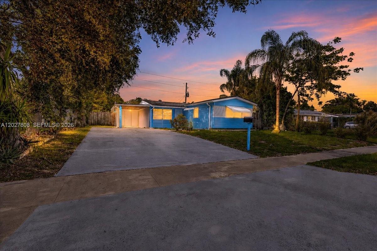 DRIFTWOOD PLAZA - Residential
