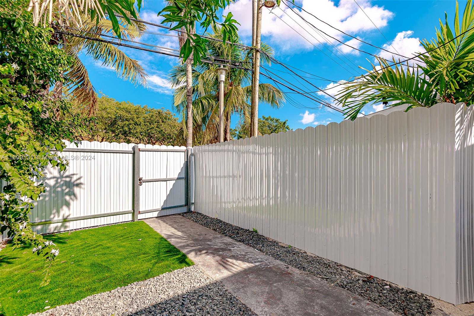 SILVER BLUFF EST SEC C - Residential Lease