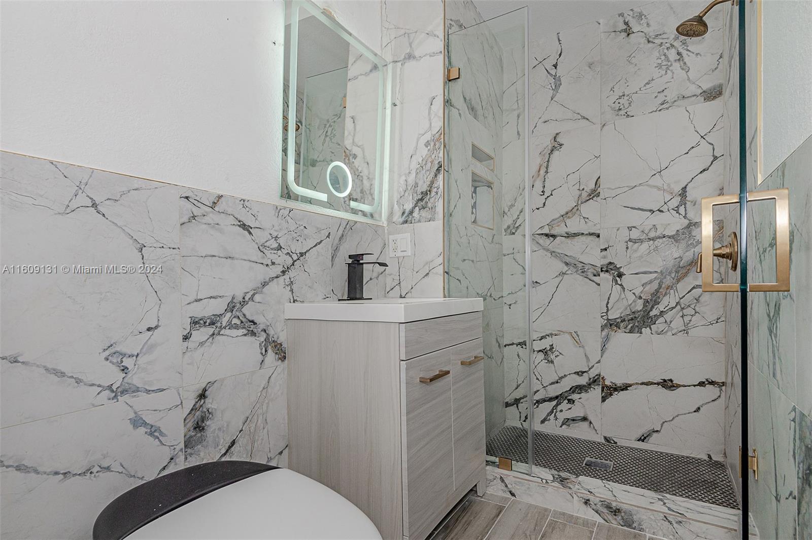 SILVER BLUFF EST SEC C - Residential Lease