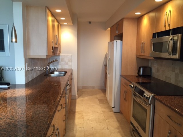 TURNBERRY TOWERS CONDO - Residential Lease