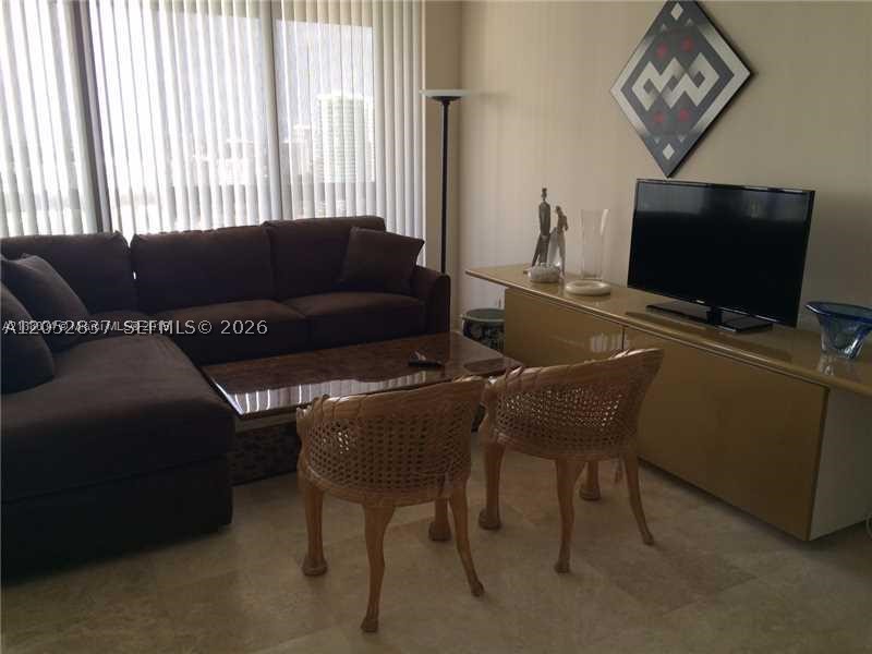 TURNBERRY TOWERS CONDO - Residential Lease