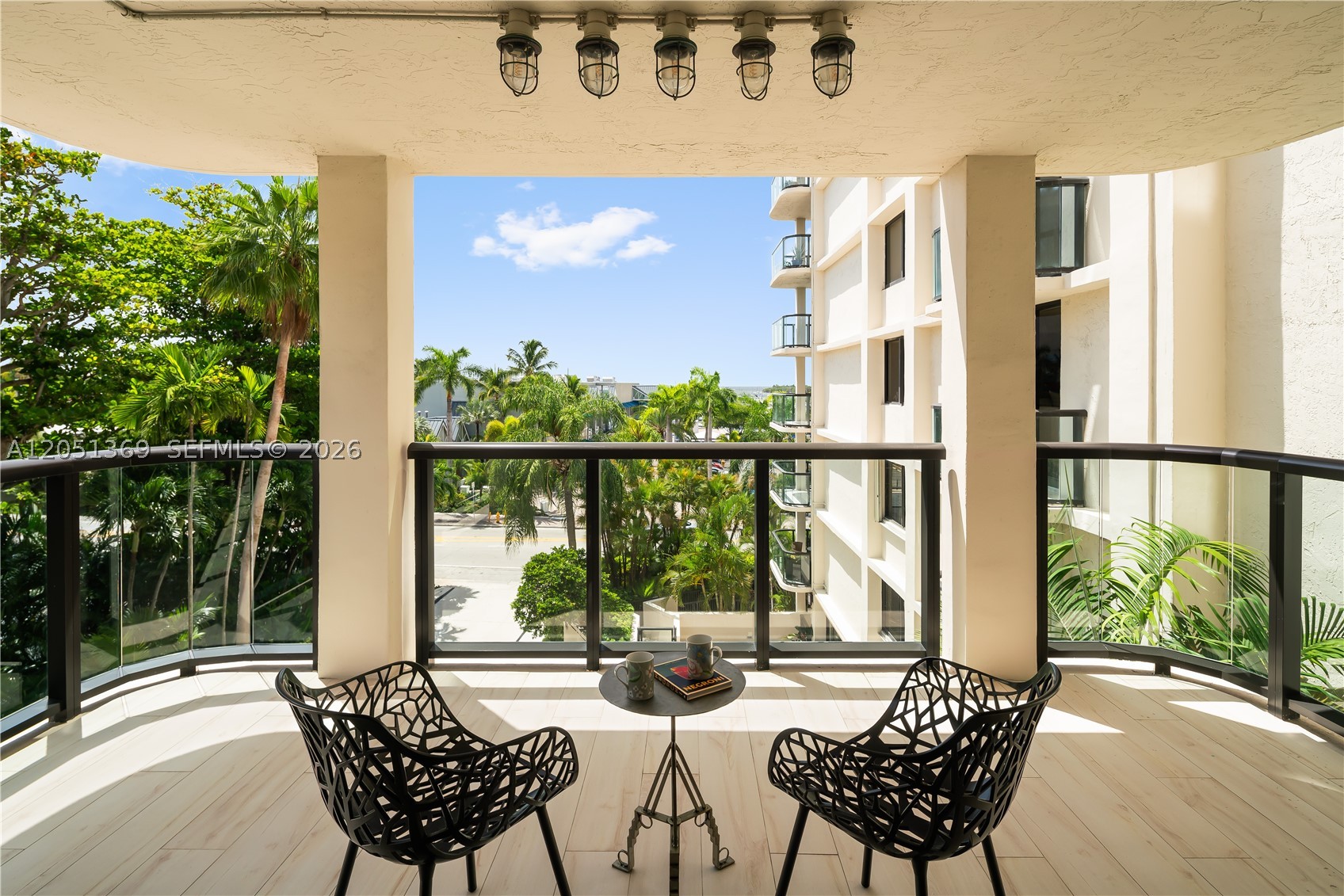 THE COCONUT GROVE BAYSHORE - Residential