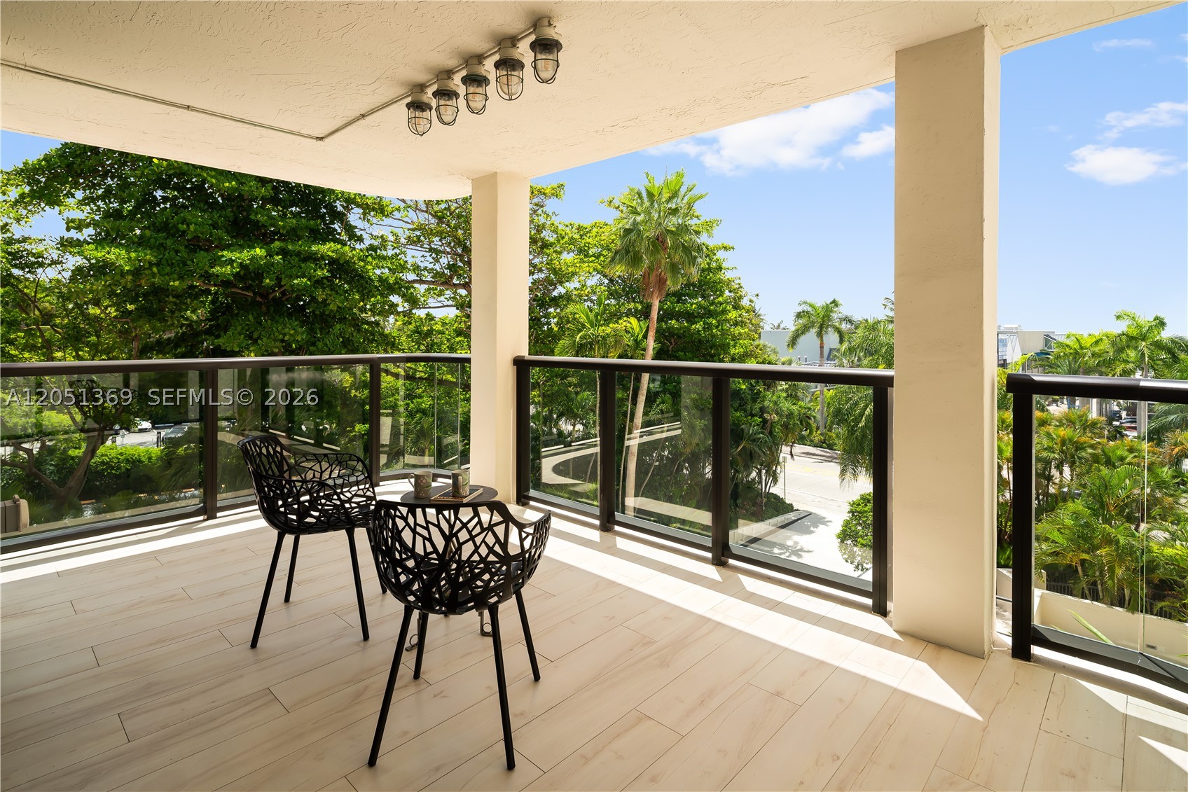 THE COCONUT GROVE BAYSHORE - Residential
