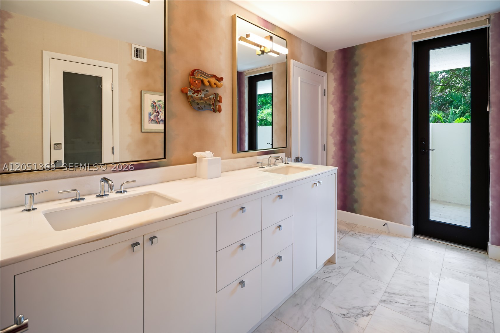 THE COCONUT GROVE BAYSHORE - Residential