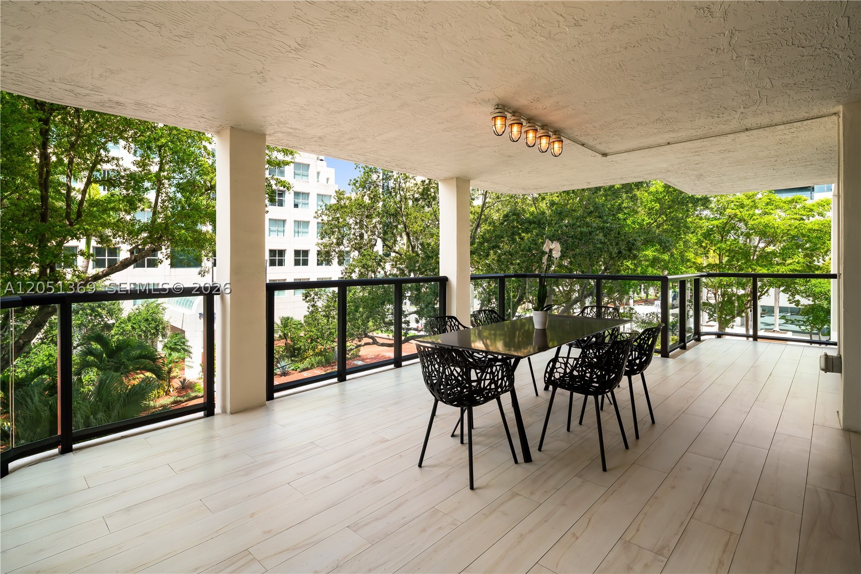 THE COCONUT GROVE BAYSHORE - Residential