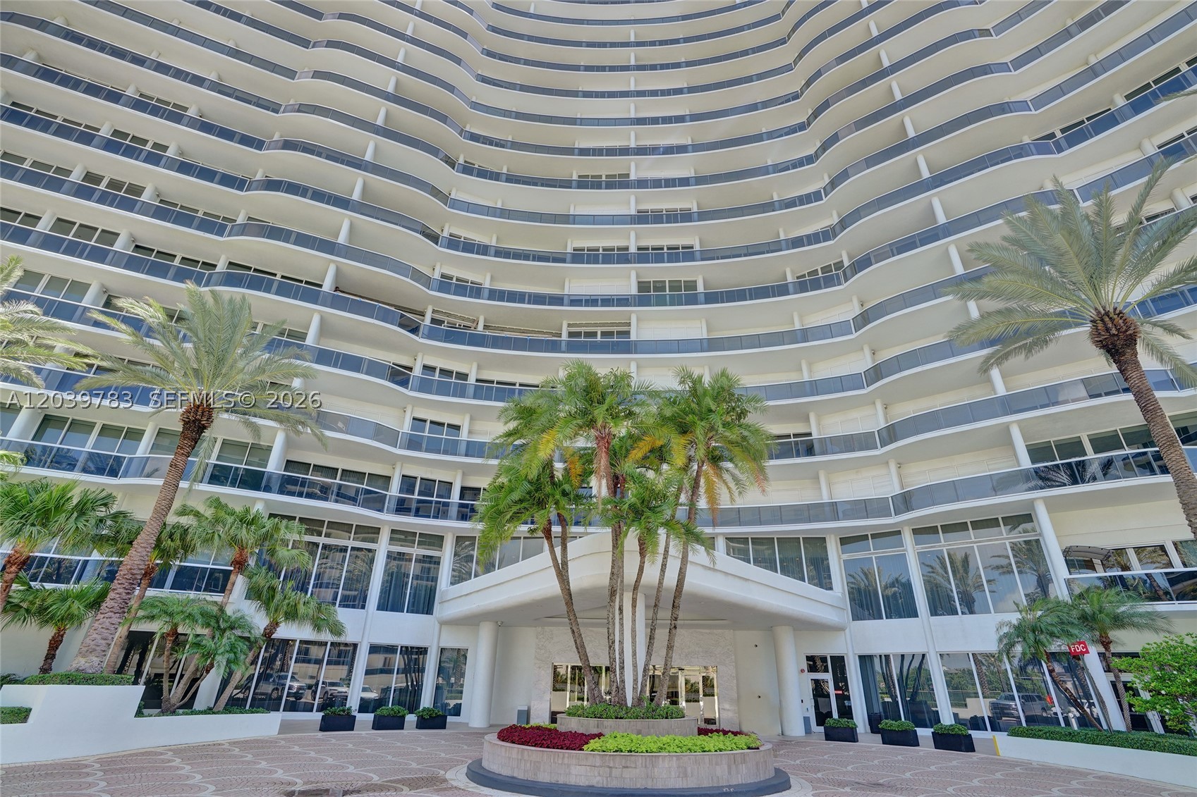 MAJESTIC TOWER - Residential