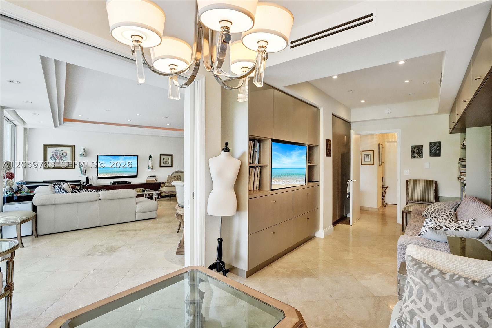 MAJESTIC TOWER - Residential