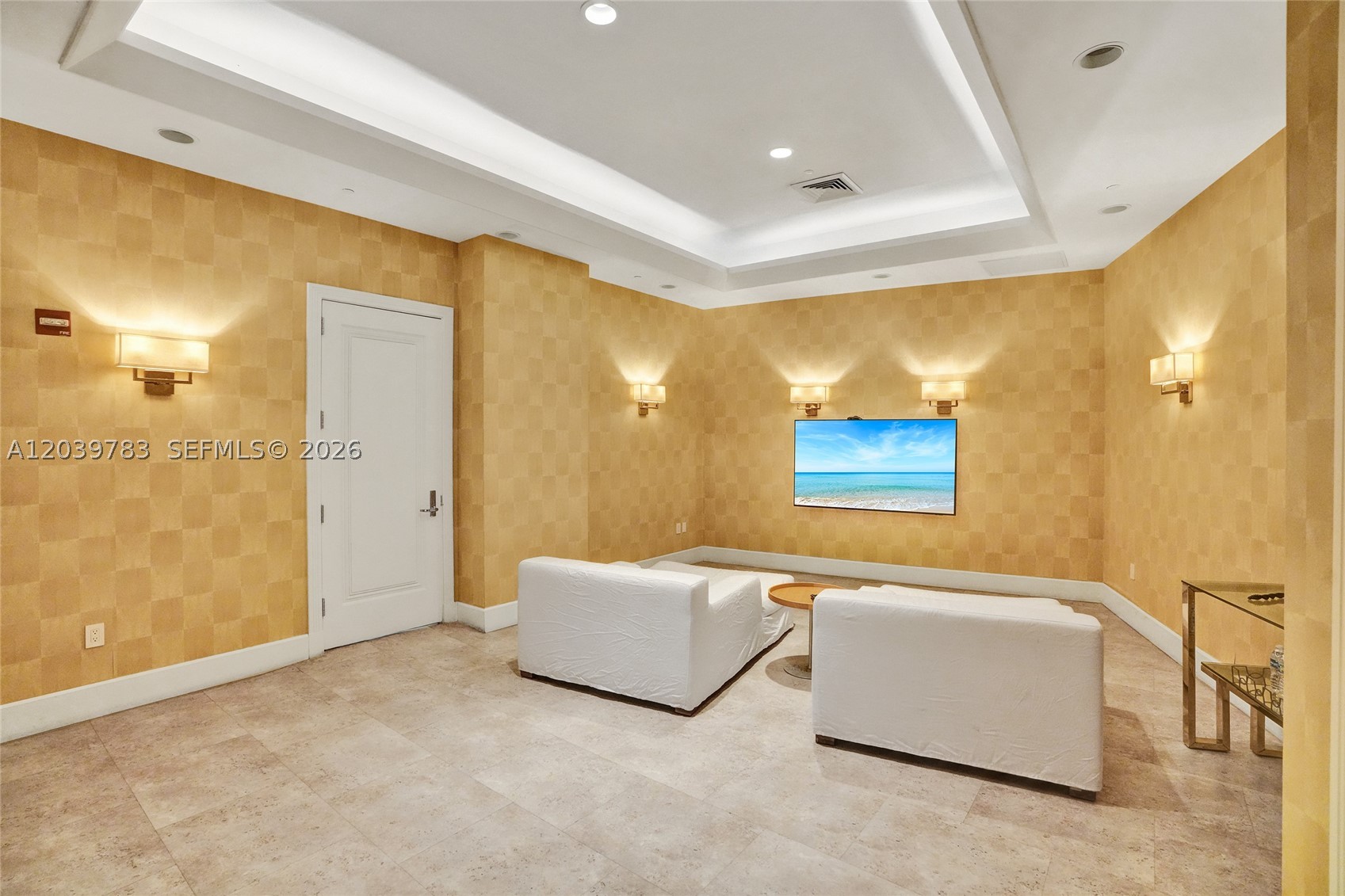 MAJESTIC TOWER - Residential
