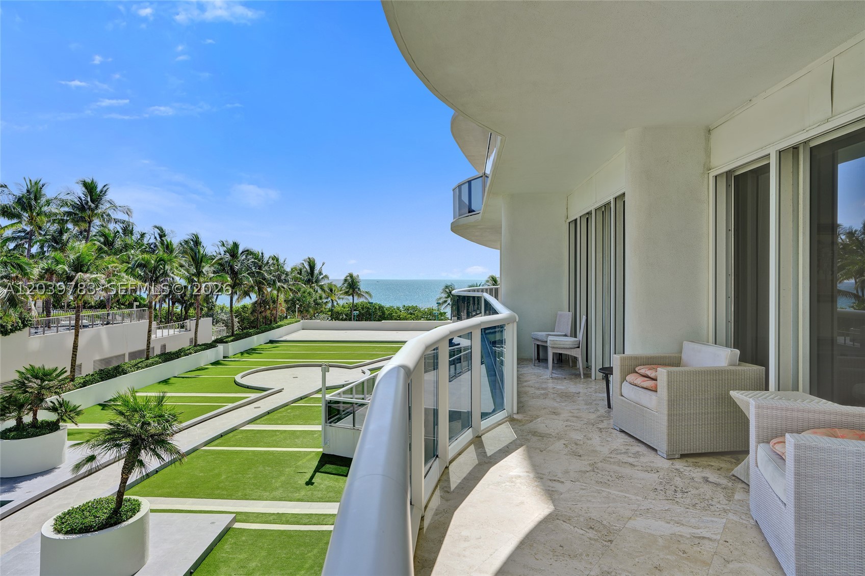 MAJESTIC TOWER - Residential