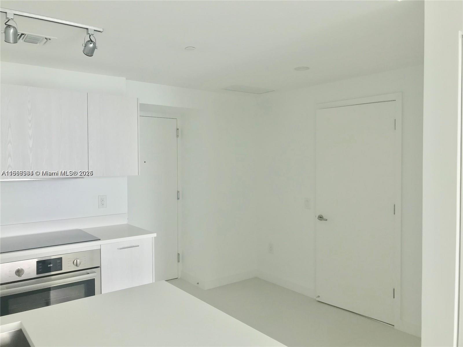 PARAISO BAYVIEWS CONDO - Residential Lease