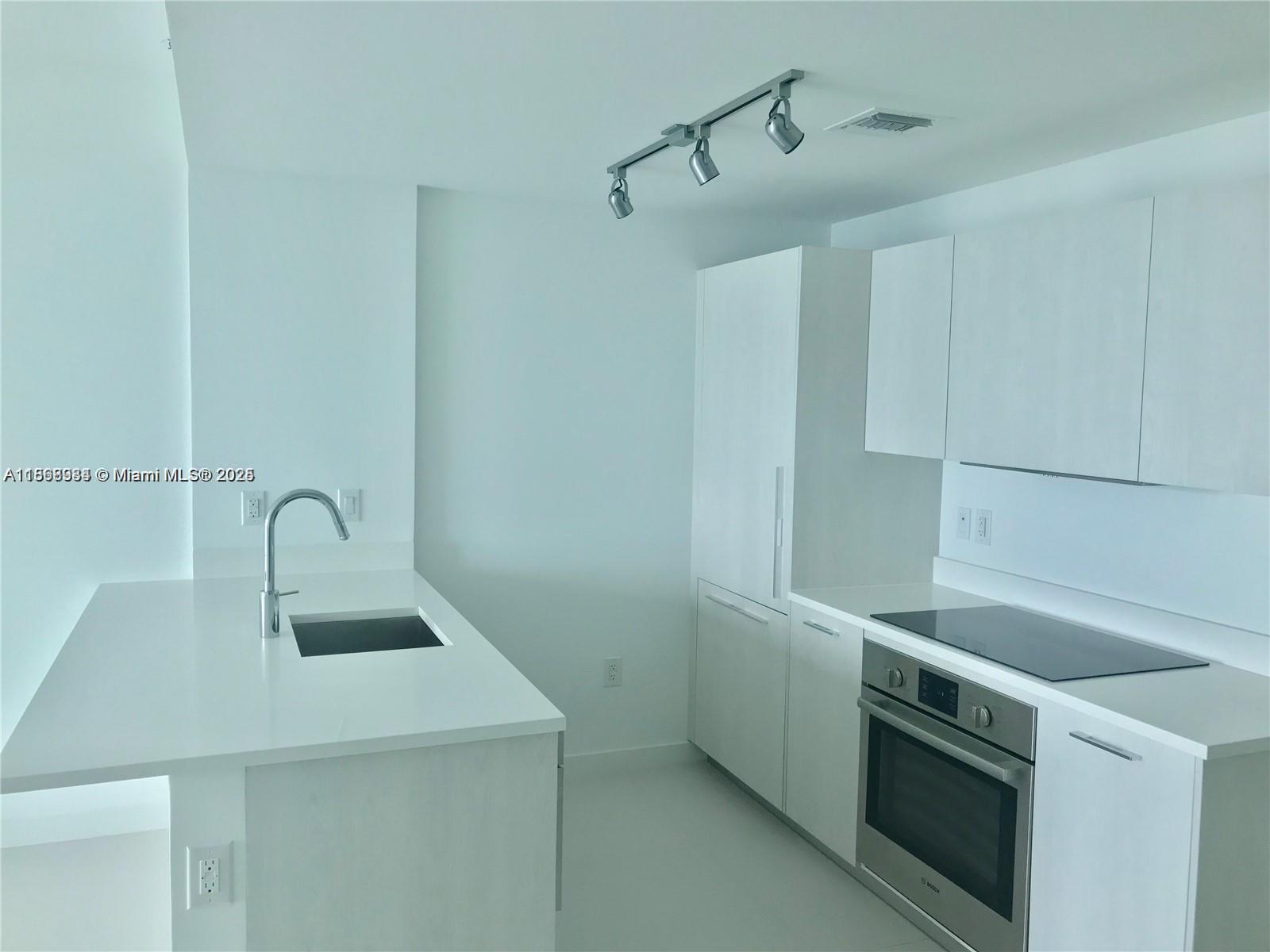 PARAISO BAYVIEWS CONDO - Residential Lease