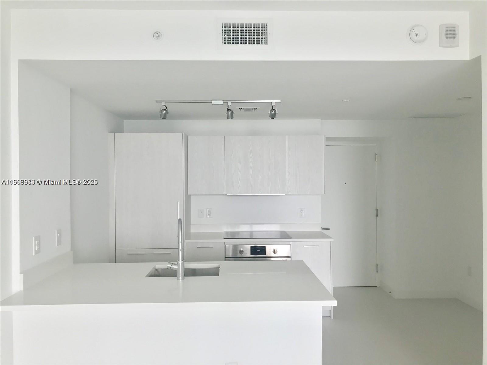 PARAISO BAYVIEWS CONDO - Residential Lease